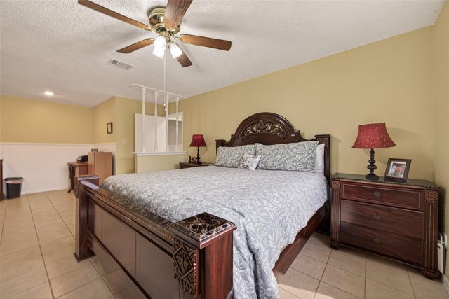 635 Coolwood Drive, Houston, TX 77013