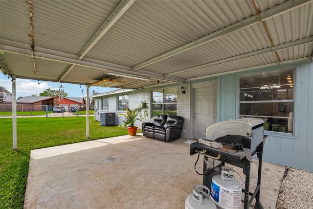 635 Coolwood Drive, Houston, TX 77013