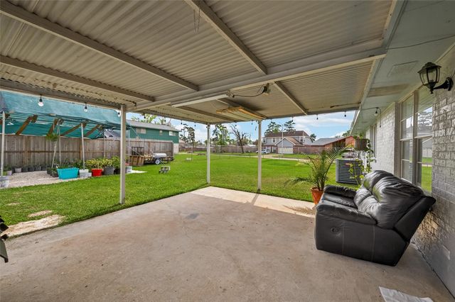 635 Coolwood Drive, Houston, TX 77013