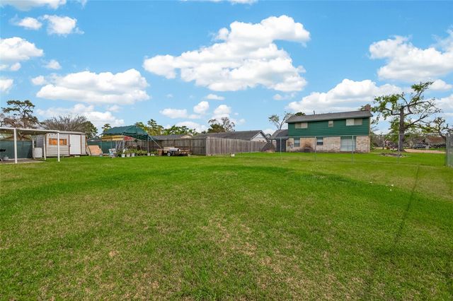 635 Coolwood Drive, Houston, TX 77013