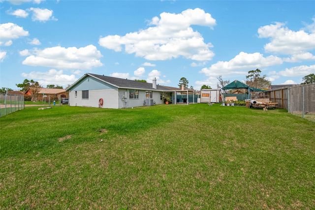 635 Coolwood Drive, Houston, TX 77013