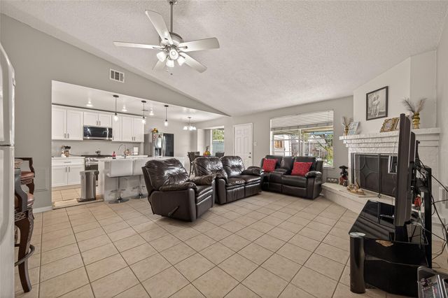 635 Coolwood Drive, Houston, TX 77013