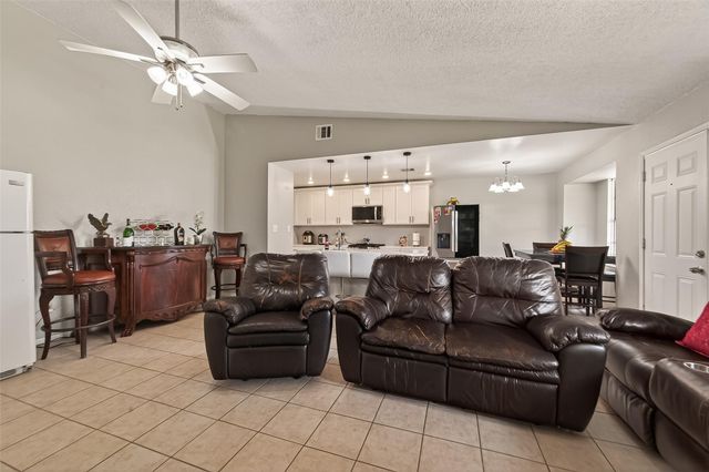 635 Coolwood Drive, Houston, TX 77013