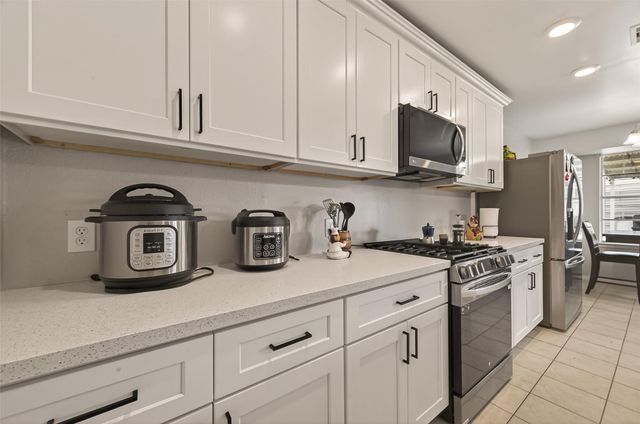 635 Coolwood Drive, Houston, TX 77013