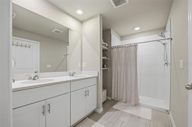 7623 MOMENTUM PARKWAY, Wesley Chapel, FL 33545