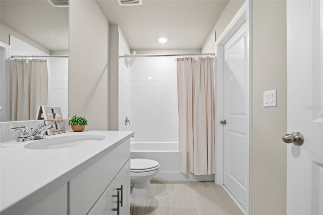 7623 MOMENTUM PARKWAY, Wesley Chapel, FL 33545