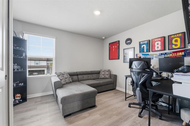 7623 MOMENTUM PARKWAY, Wesley Chapel, FL 33545