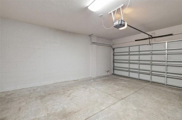 7623 MOMENTUM PARKWAY, Wesley Chapel, FL 33545