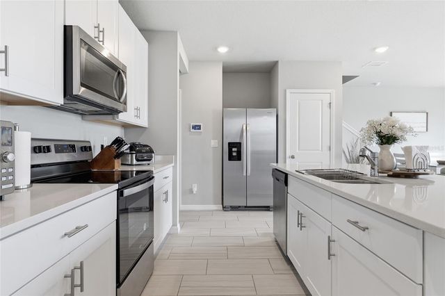 7623 MOMENTUM PARKWAY, Wesley Chapel, FL 33545