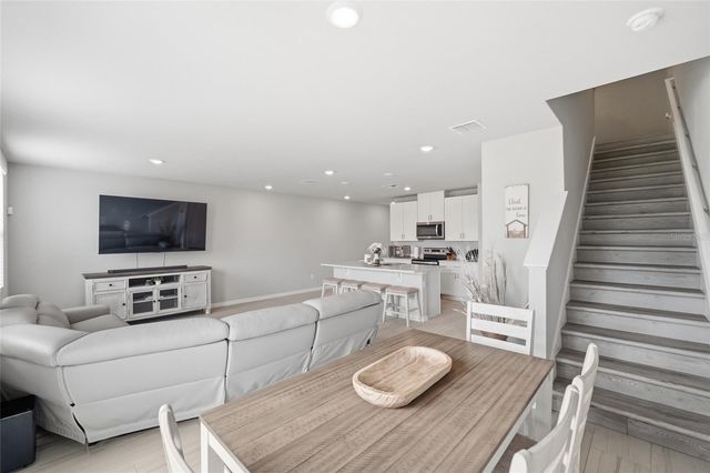 7623 MOMENTUM PARKWAY, Wesley Chapel, FL 33545