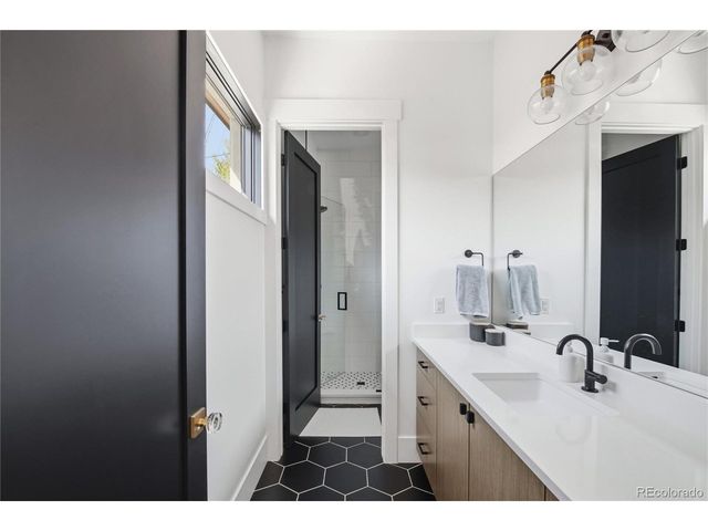 487 S Garfield St, Denver, CO 80209