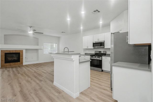 1555 Ward Frontier Lane, Henderson, NV 89002