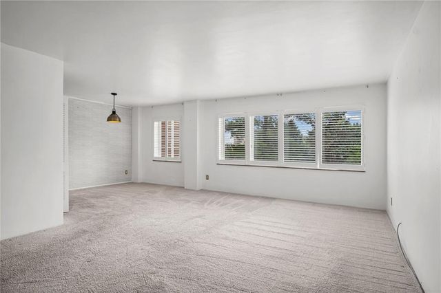4550 Warwick Boulevard 409, Kansas City, MO 64111