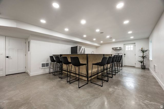 69 N FLOWER RD, Vineyard, UT 84059