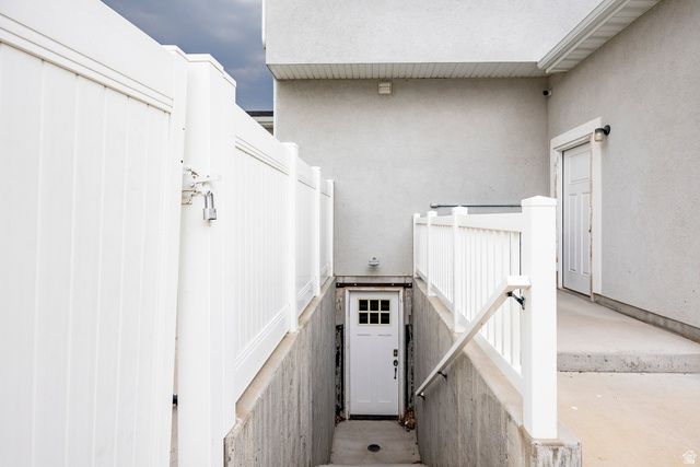69 N FLOWER RD, Vineyard, UT 84059