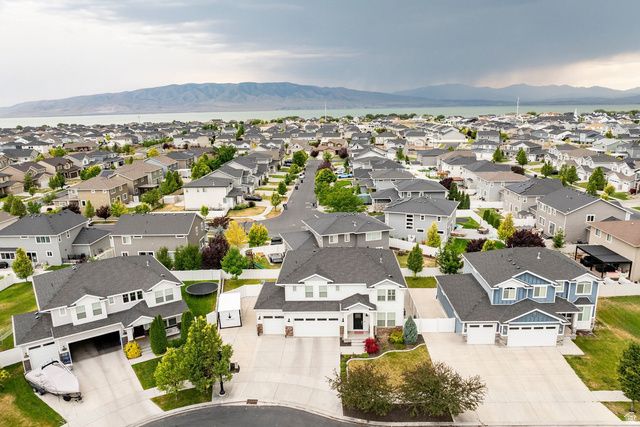 69 N FLOWER RD, Vineyard, UT 84059