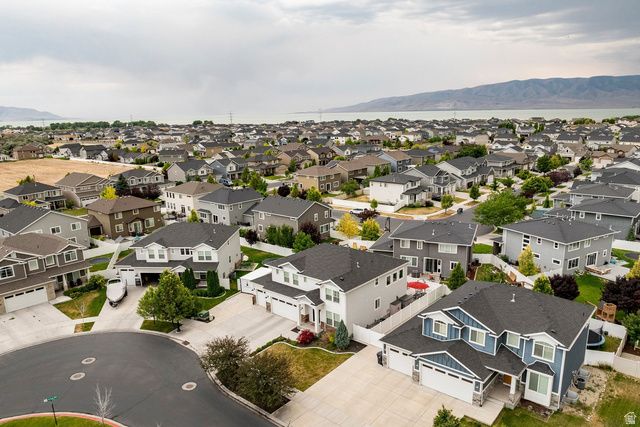 69 N FLOWER RD, Vineyard, UT 84059