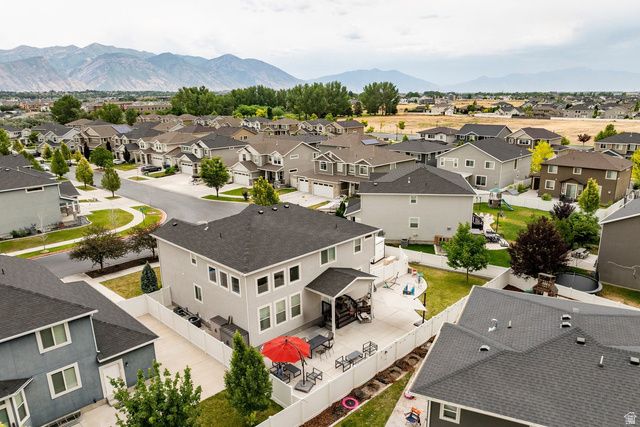 69 N FLOWER RD, Vineyard, UT 84059