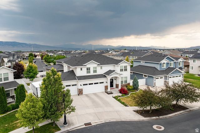 69 N FLOWER RD, Vineyard, UT 84059