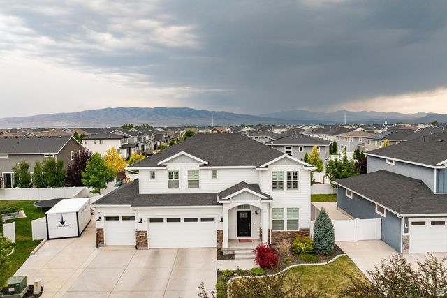 69 N FLOWER RD, Vineyard, UT 84059