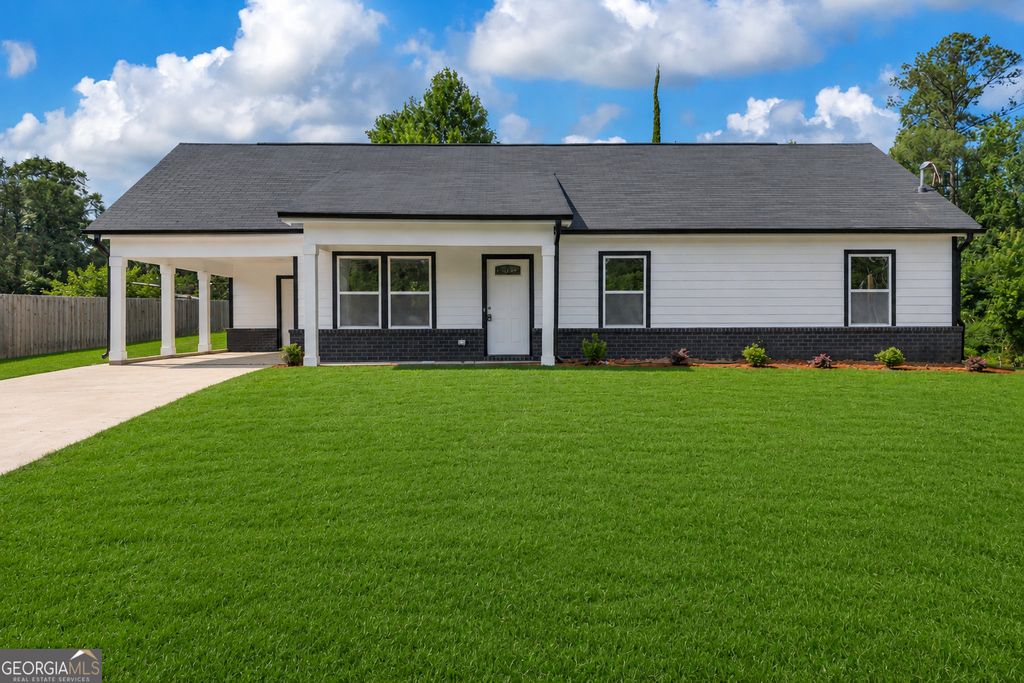 1084 SW West Adrian Circle, Conyers, GA 30094