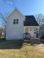 398 N Saginaw Street, Pontiac, MI 48342