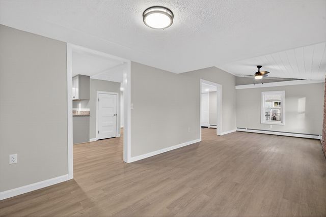 21 Evergreen St, Dartmouth, MA 02747