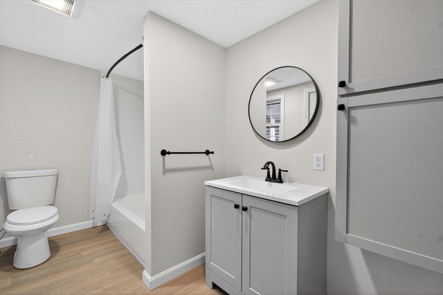 21 Evergreen St, Dartmouth, MA 02747