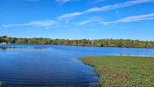 21 Evergreen St, Dartmouth, MA 02747