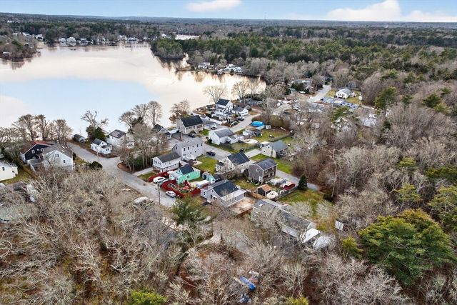 21 Evergreen St, Dartmouth, MA 02747