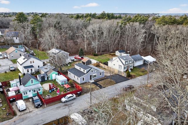 21 Evergreen St, Dartmouth, MA 02747