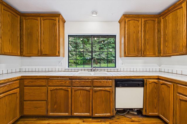 230 Blue Blossom Lane, Freshwater, CA 95503