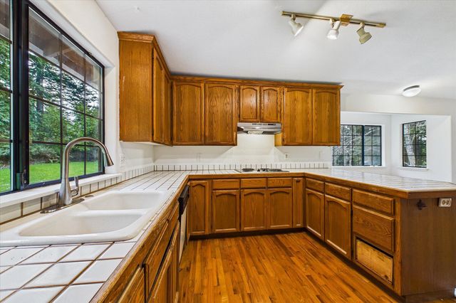 230 Blue Blossom Lane, Freshwater, CA 95503