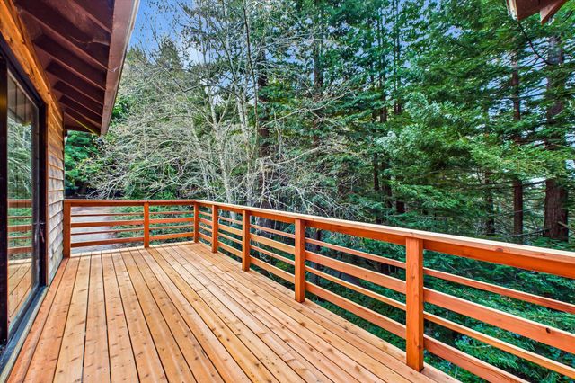 230 Blue Blossom Lane, Freshwater, CA 95503