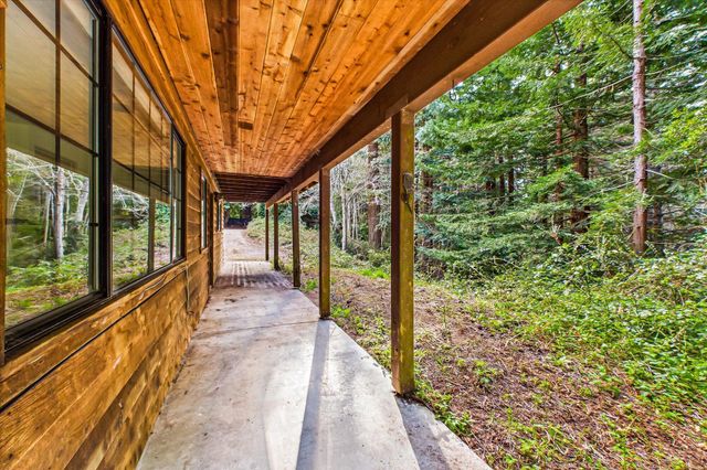 230 Blue Blossom Lane, Freshwater, CA 95503