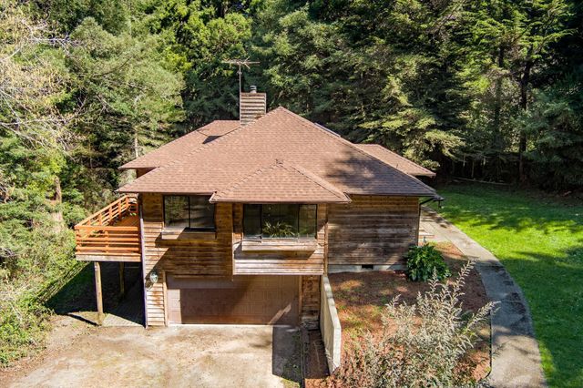 230 Blue Blossom Lane, Freshwater, CA 95503