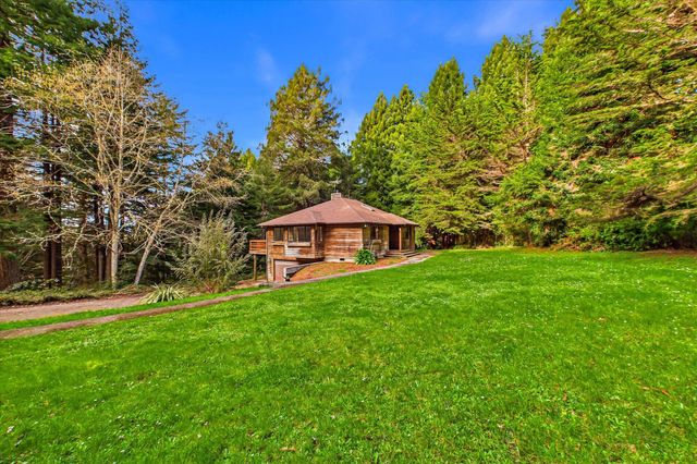 230 Blue Blossom Lane, Freshwater, CA 95503