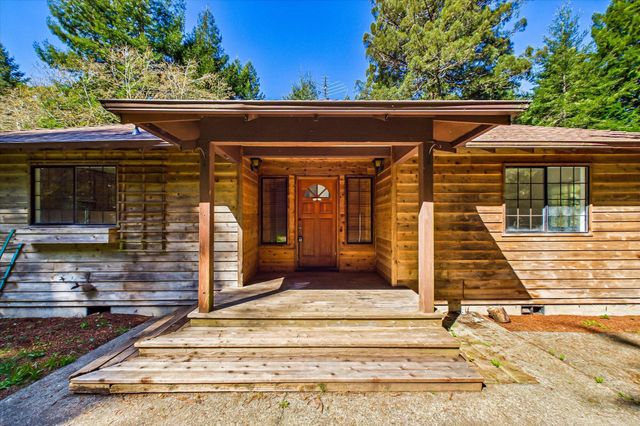 230 Blue Blossom Lane, Freshwater, CA 95503