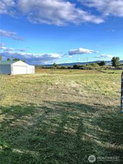 300 Wade Road, Thorp, WA 98946