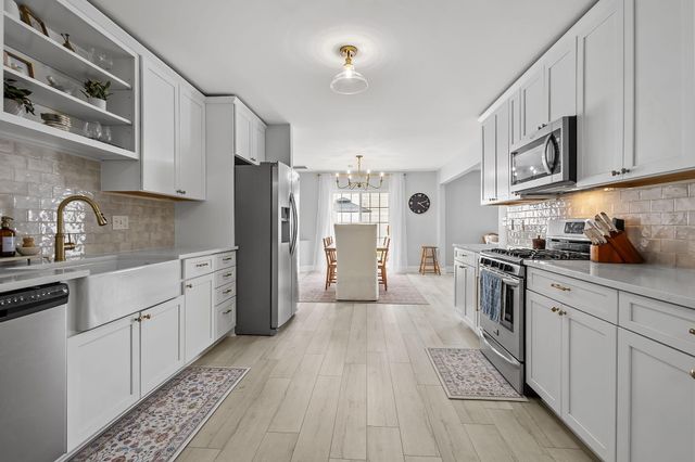 9573 Luebcke Lane, Crown Point, IN 46307