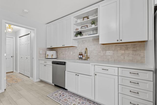 9573 Luebcke Lane, Crown Point, IN 46307