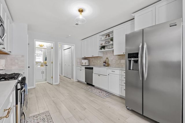 9573 Luebcke Lane, Crown Point, IN 46307