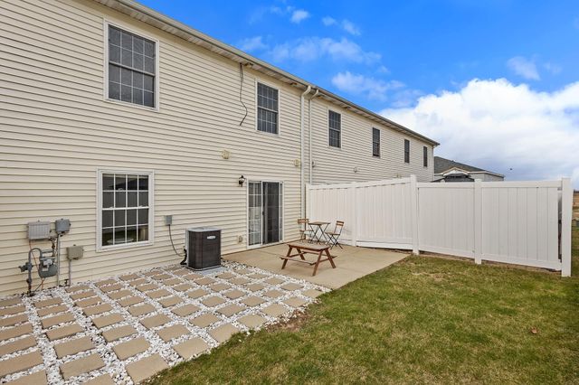 9573 Luebcke Lane, Crown Point, IN 46307