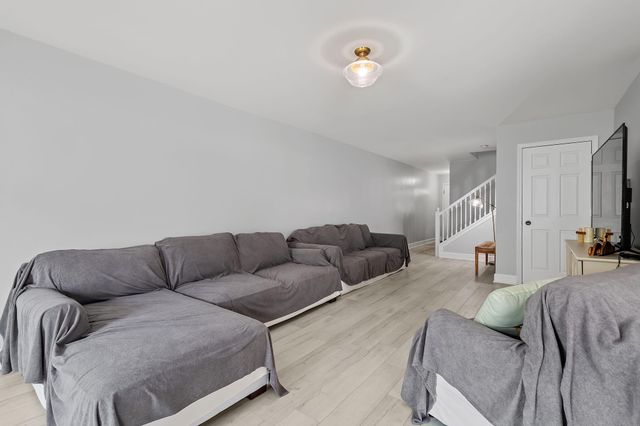 9573 Luebcke Lane, Crown Point, IN 46307