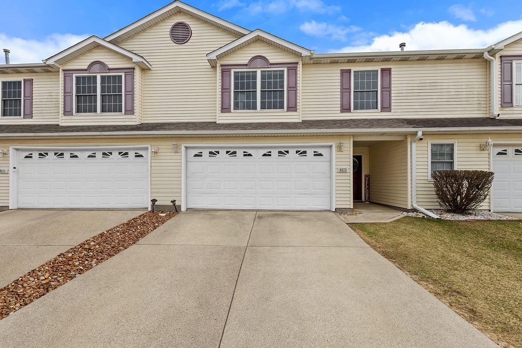 9573 Luebcke Lane, Crown Point, IN 46307