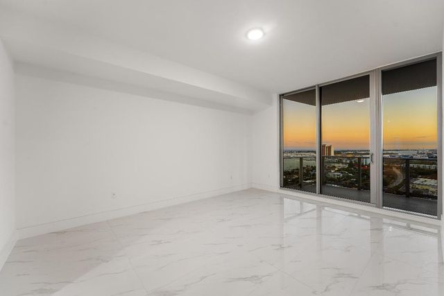 220 Lake Shore Drive 1911, Lake Park, FL 33403