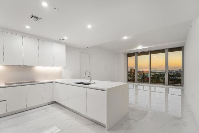 220 Lake Shore Drive 1911, Lake Park, FL 33403