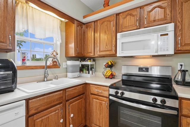 4041 Jill Drive, Waterloo, IA 50701