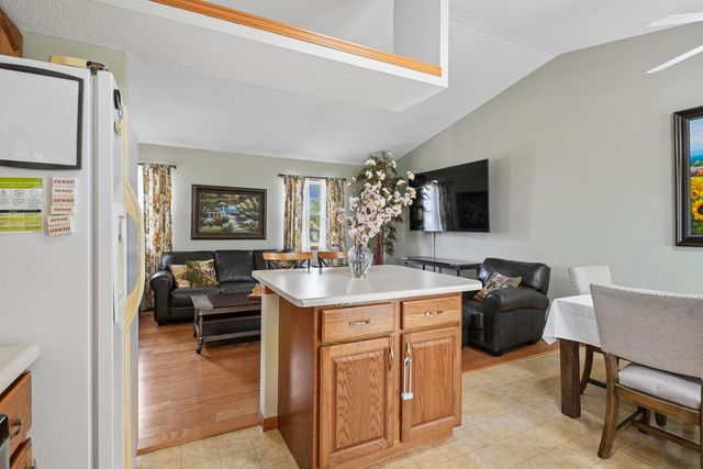 4041 Jill Drive, Waterloo, IA 50701