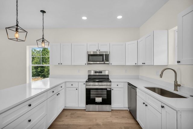 1026 Sycamore Ridge, E, Burns, TN 37029